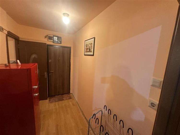 Apartament cu 2 camere nedecomandat, mobilat în Girocului