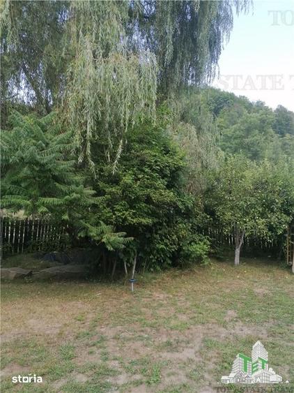 Casă cu 7 camere cu Teren 825 Mp în Păcureți