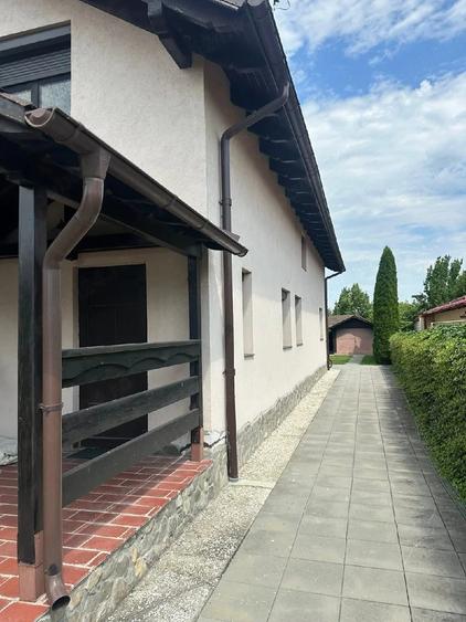 Casă cu Teren 1700 Mp în Horia