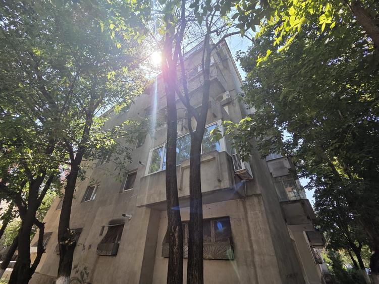 Apartament cu 2 camere decomandat, mobilat în Tei