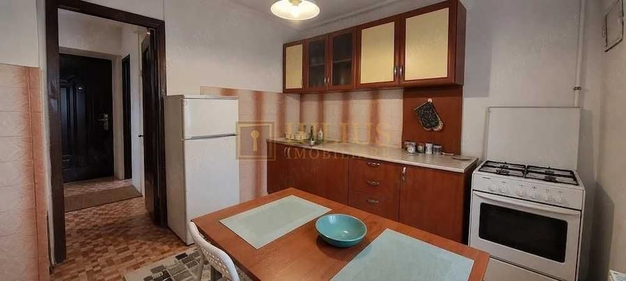 Apartament cu 3 camere decomandat, mobilat în Complex Studențesc