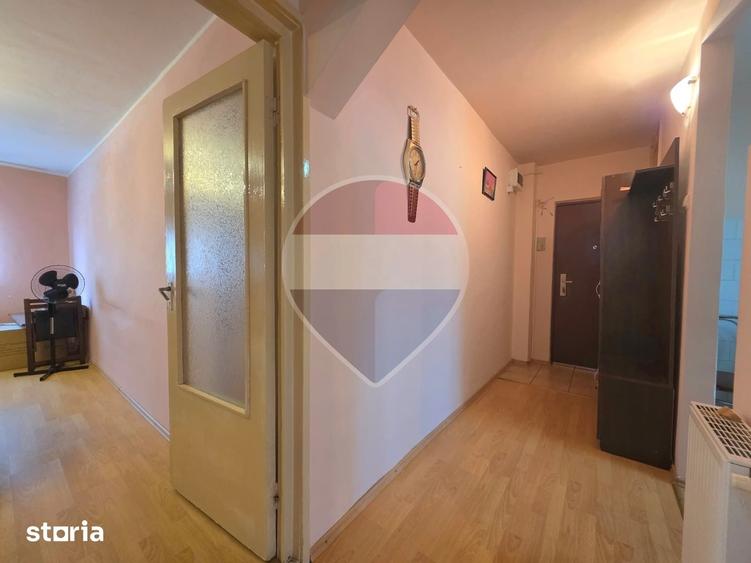 Apartament cu 2 camere decomandat în Vitrometan