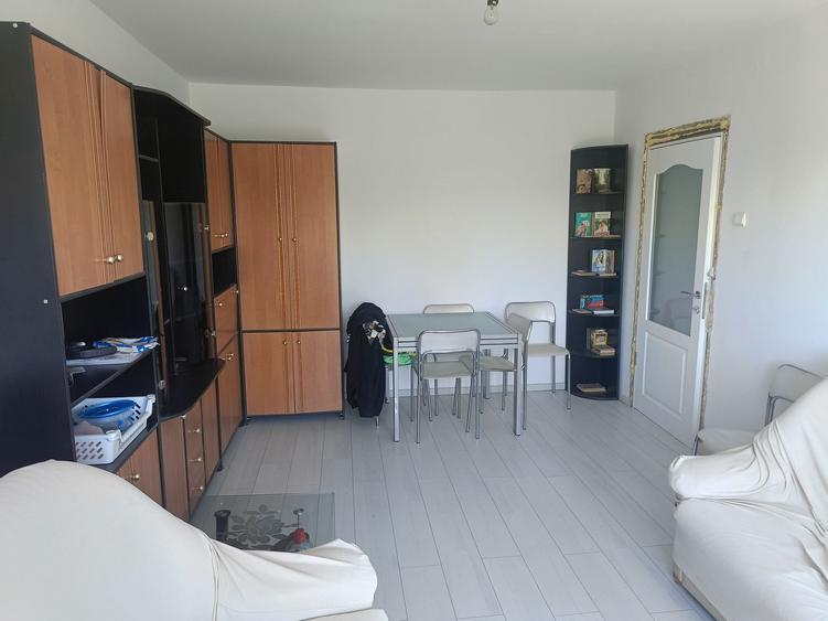 Apartament cu 2 camere decomandat în Narcisa
