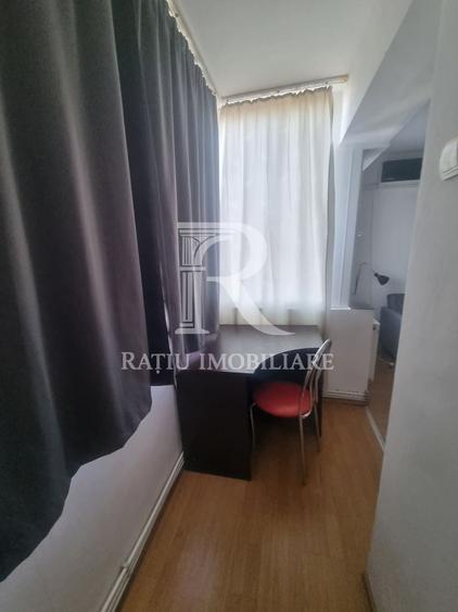 Apartament cu 2 camere semidecomandat, mobilat în Gojdu