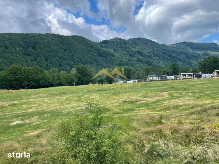 Casă cu 7 camere cu Teren 580 Mp în Valea Doftanei