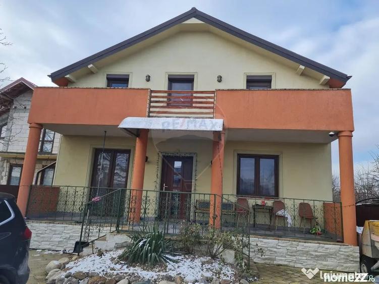 Casă cu 4 camere cu Teren 1165 Mp în Gologanu