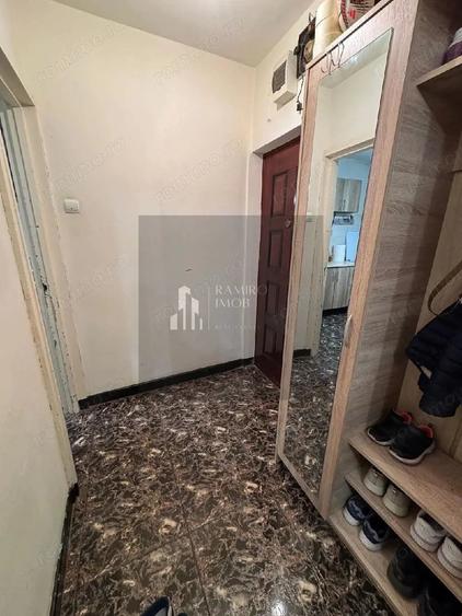 Apartament cu 2 camere semidecomandat în Olteniței