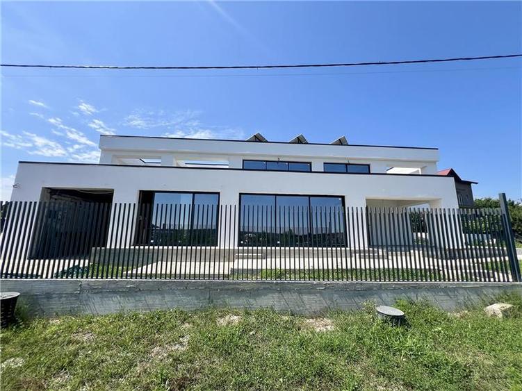 Casă cu 4 camere cu Canalizare în Aeroport