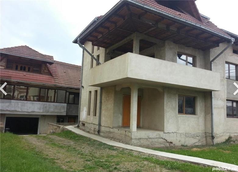 Casă cu 10 camere cu Teren 700 Mp în Rădăuți