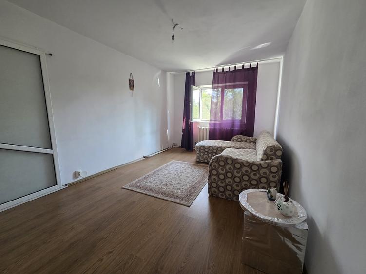 Apartament cu 2 camere decomandat, mobilat în Dacia