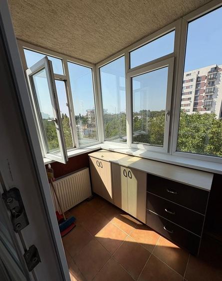 Apartament cu 3 camere decomandat în Ghencea