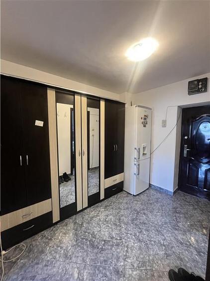 Garsonieră decomandată, mobilată în Tei