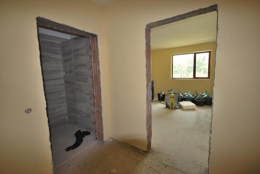Casă cu 4 camere cu Teren 1067 Mp în Prelungirea Ferentari