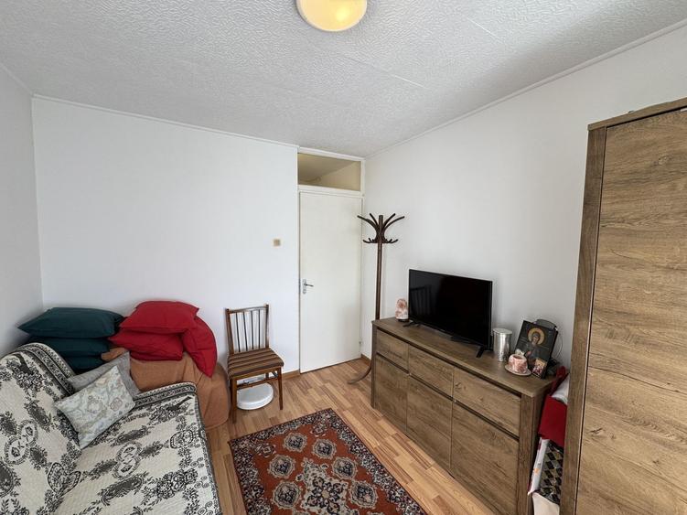 Apartament decomandat cu 3 camere in Florilor, strada Crinului - 13
