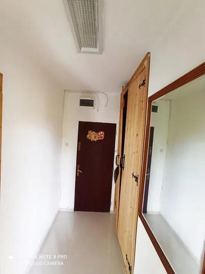 Apartament cu 2 camere semidecomandat, mobilat în 1 Mai