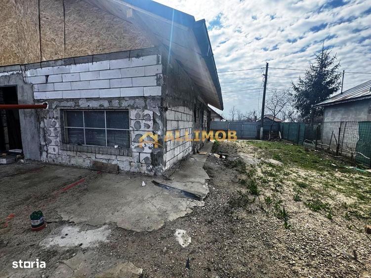 Casă cu 3 camere cu Teren 692 Mp în Fulga