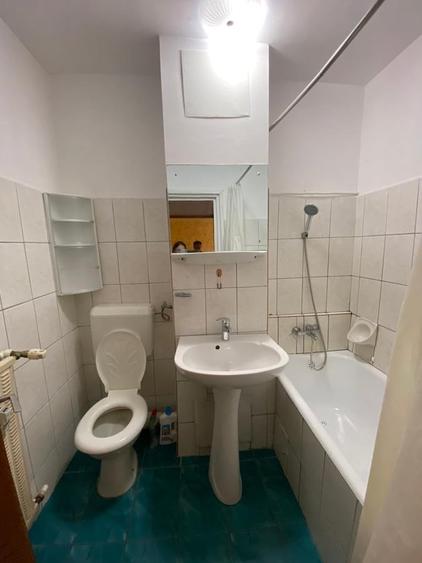 Garsonieră decomandată în Gorjului