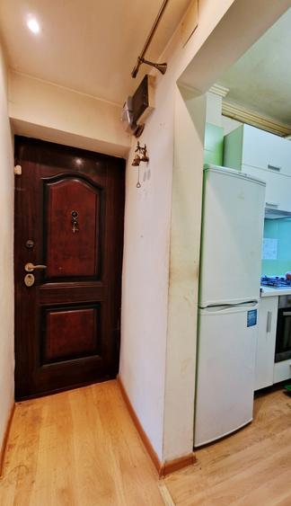 Apartament cu 2 camere semidecomandat, mobilat în 1 Mai