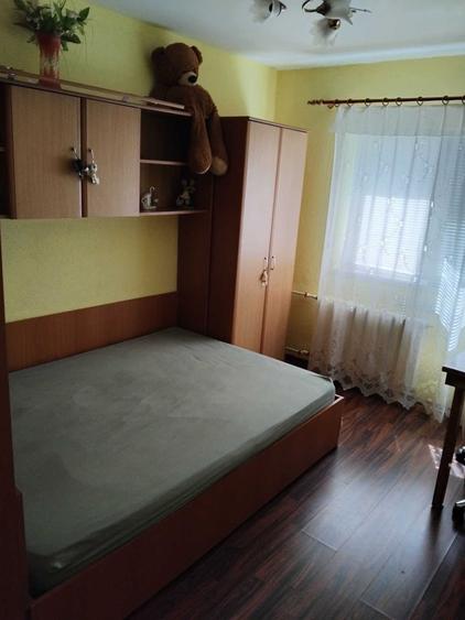 Inchiriez apartament 3 camere - 1