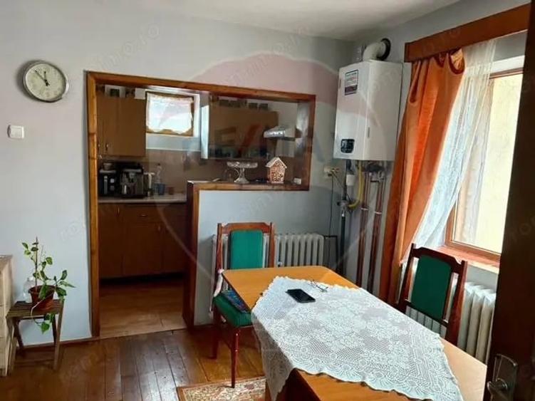 Casă cu 2 camere cu Teren 557 Mp în Central