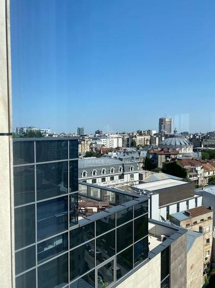 Birou, de 497 mp, în P-ța Romană