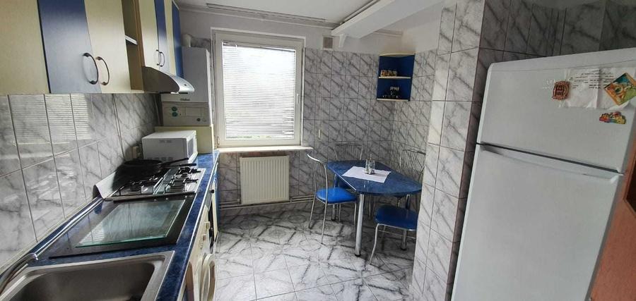 Apartament cu 3 camere semidecomandat, mobilat în Sălăjan