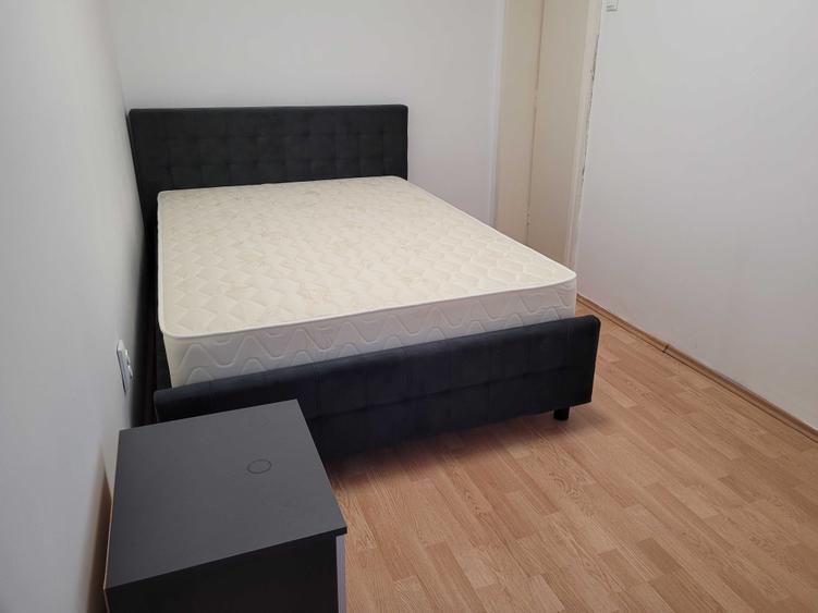 Apartament cu 3 camere decomandat în Podu Roș