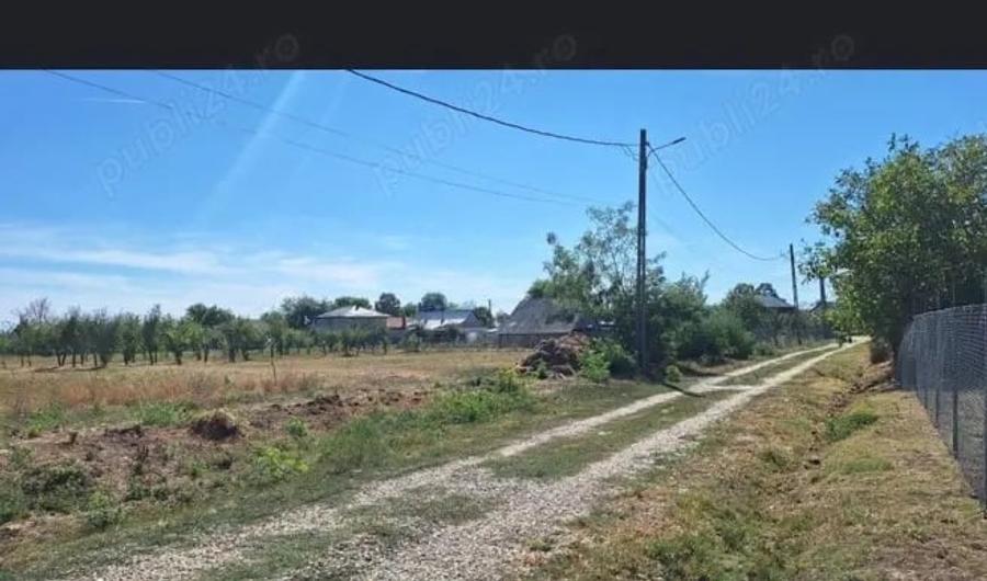 Teren de 1500 mp, în Broșteni (Costești)