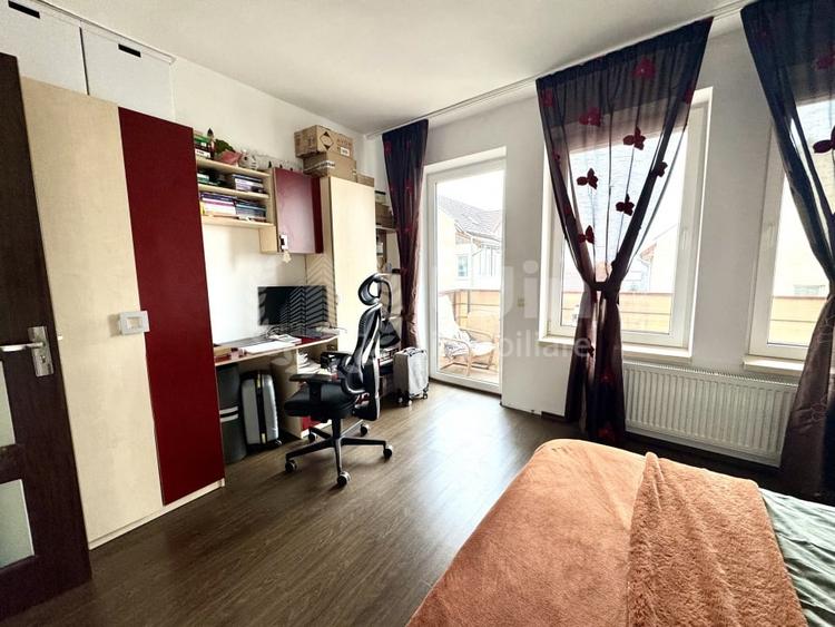 Apartament cu 4 camere semidecomandat, mobilat în Europa