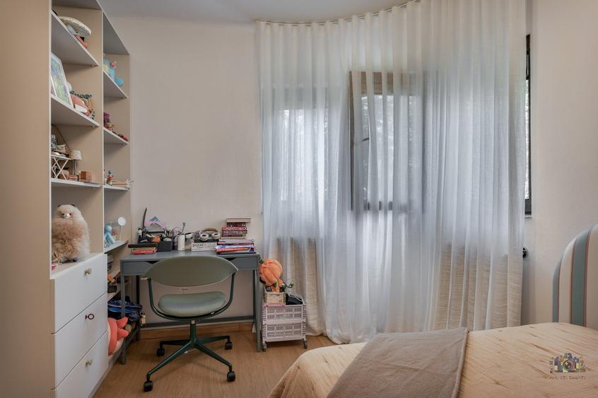 Apartament cu 4 camere semidecomandat, mobilat în Dorobanți