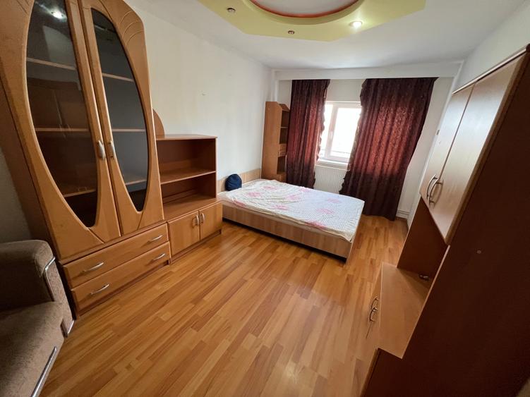 Apartament 2 camere decomandat,renovat,,zona Ciresica - 1