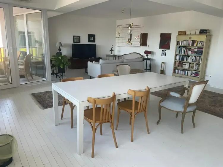 Apartament cu 4 camere decomandat, mobilat în Nord-Est