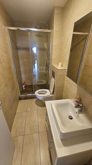 Apartament cu 3 camere decomandat în Crețuleasca