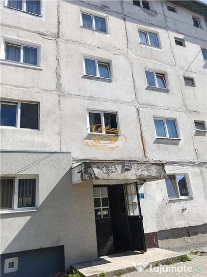 Apartament cu 2 camere decomandat în Toplița