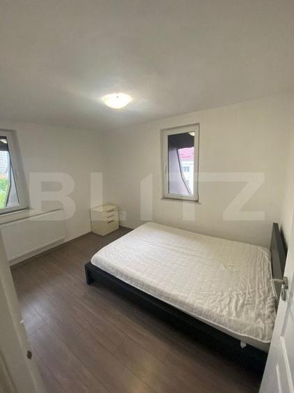 Apartament cu 3 camere semidecomandat în Est