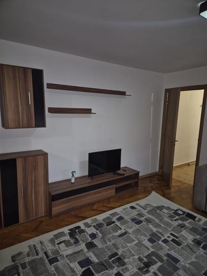 Apartament cu 2 camere semidecomandat în Cutina