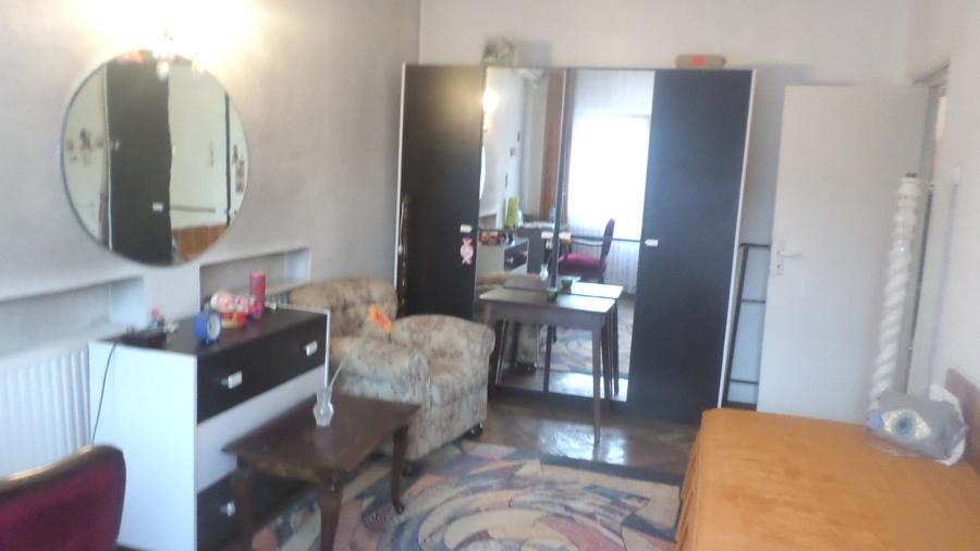 Apartament cu 3 camere decomandat în Capitale
