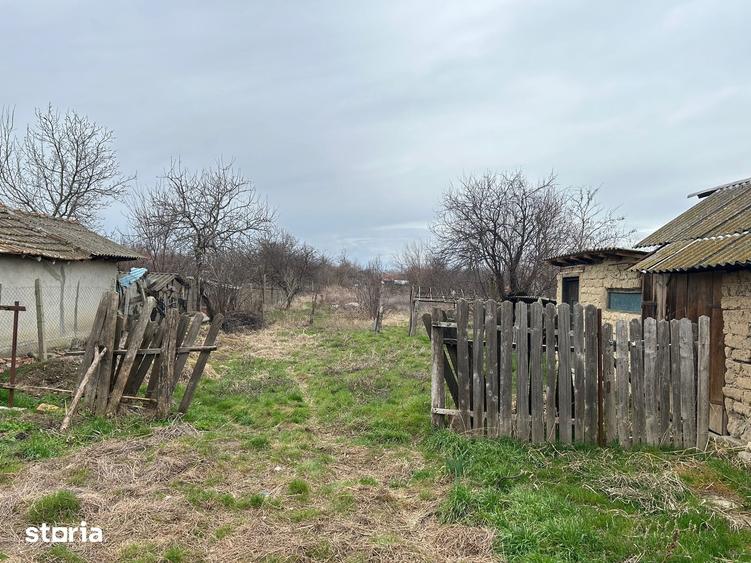 Casă cu 3 camere cu Teren 810 Mp în Năsturelu