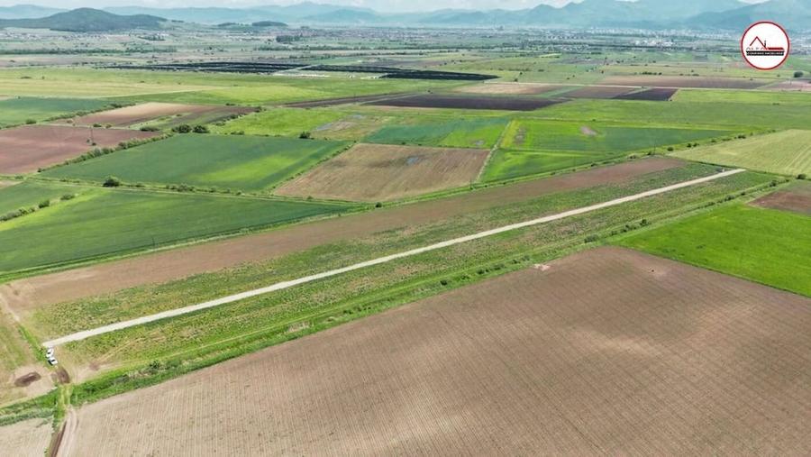 Teren de 500 mp, în Stupini
