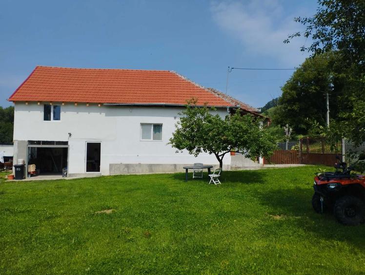 Casă cu 3 camere în Dragu