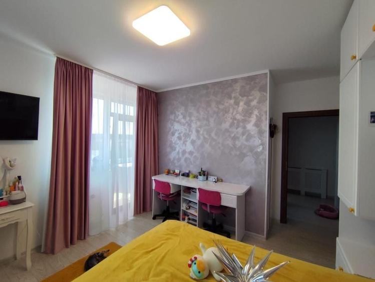 Apartament cu 3 camere decomandat, mobilat în Albert