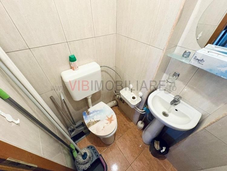 Apartament cu 4 camere semidecomandat în Gorjului