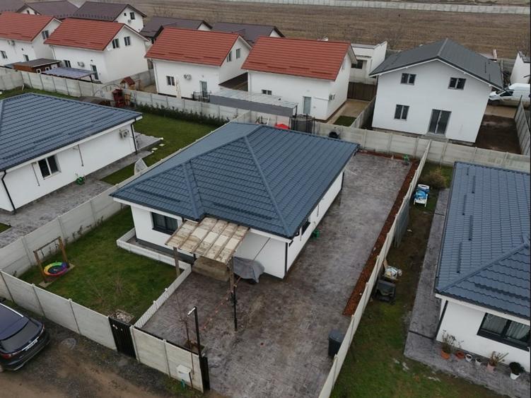 Casă individuală cu 3 camere cu Canalizare în Măgurele