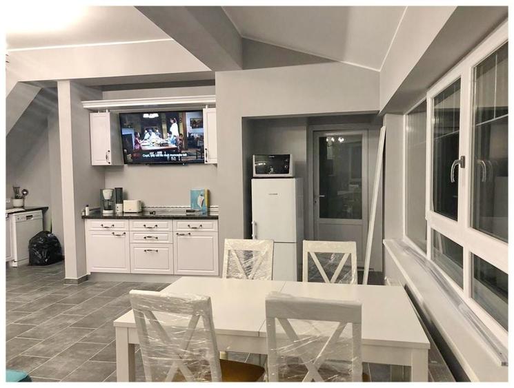 Casă individuală cu 10 camere cu Canalizare în Bran