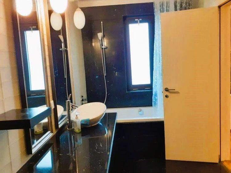 Apartament cu 4 camere decomandat, mobilat în Băneasa