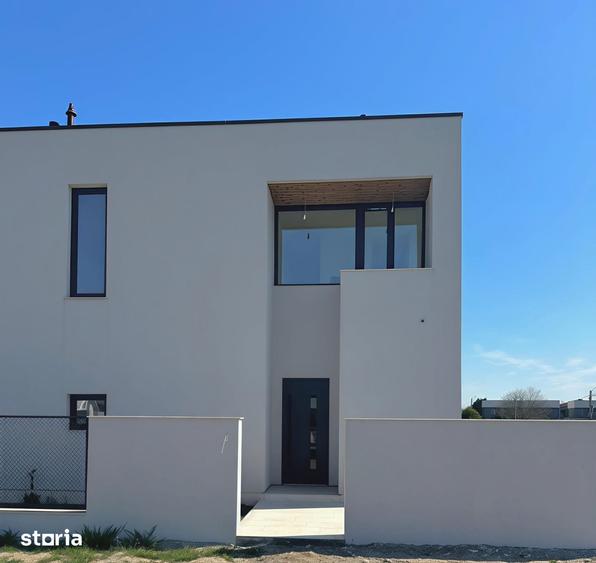 Casă cu 5 camere cu Teren 450 Mp în Brănești