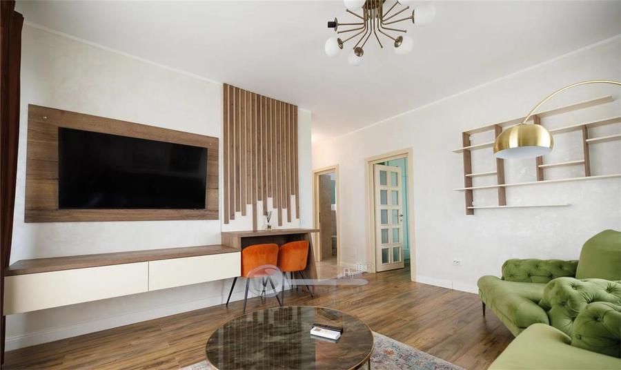 Apartament cu 3 camere semidecomandat în Copou