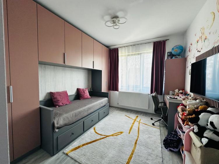 Apartament cu 3 camere decomandat în Chiajna