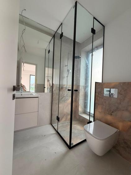 Penthouse cu 4 camere decomandat în Mihai Bravu