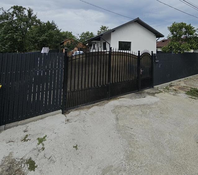 Casă cu Teren 800 Mp în Păulești